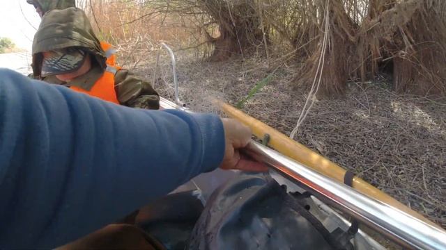 Рыбалка на Леща в Каралатском банке.Часть 1. Астраханская обл. Дед,Отец и Сын в лодке. смотреть онлайн