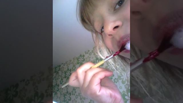 Катя порезалась!! =( смотреть онлайн