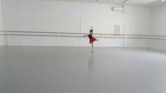 Genée Port De Bras смотреть онлайн