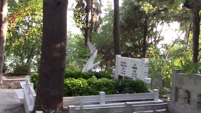 MÜNİR NURETTİN SELÇUK KABRİ (AZİZ İSTANBUL,KALAMIŞ,DÖNÜLMEZ AKŞAMIN UFKUNDA)* AŞİYAN MEZARLIĞI 1.AD смотреть онлайн