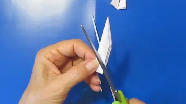 как вырезать снежинки из бумаги смотреть онлайн