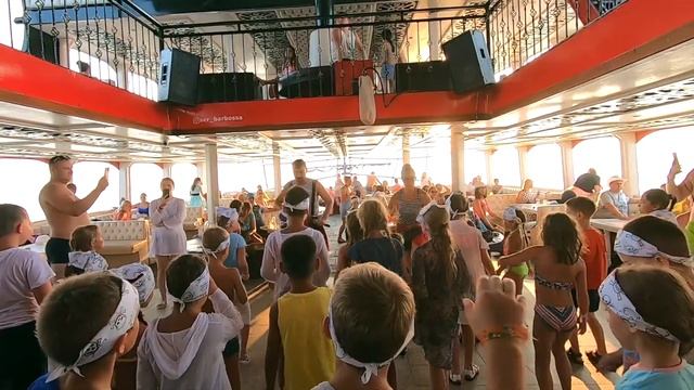 Пиратские приключения : Часть 1: Начало - Пиратская песня смотреть онлайн