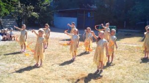 Танец с лентами "Солнечные лучики"