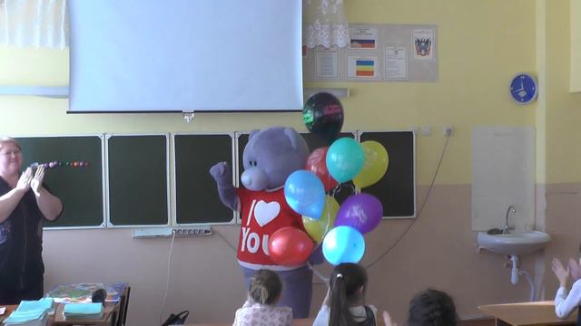 ВОТ ТАК НЕОЖИДАННО ПОЯВЛЯЕТСЯ МИШКА ТЕДДИ СШ№1 смотреть онлайн