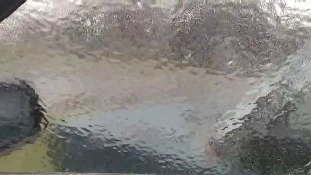 Выбил с ноги стекло машины (своего собственного авто) смотреть онлайн