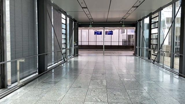 Frankfurt Airport Long-Distance Train Station to Check-in смотреть онлайн