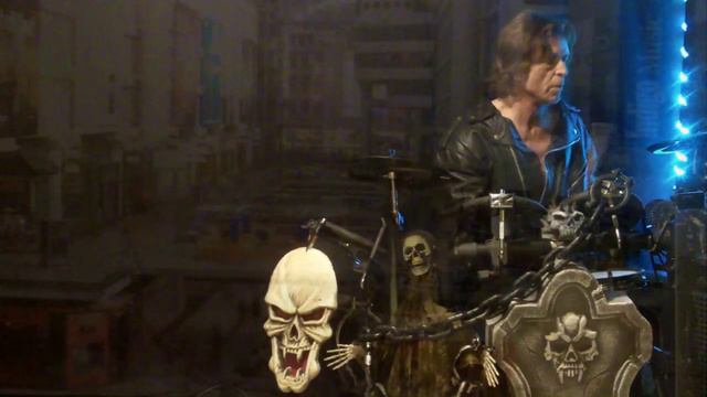 Alice Cooper - Dance yourself to death смотреть онлайн