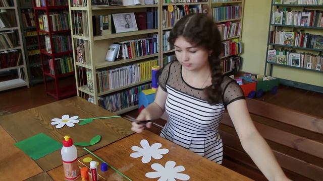 Мастер-класс «Ромашка – символ любви» Бумагопластика смотреть онлайн