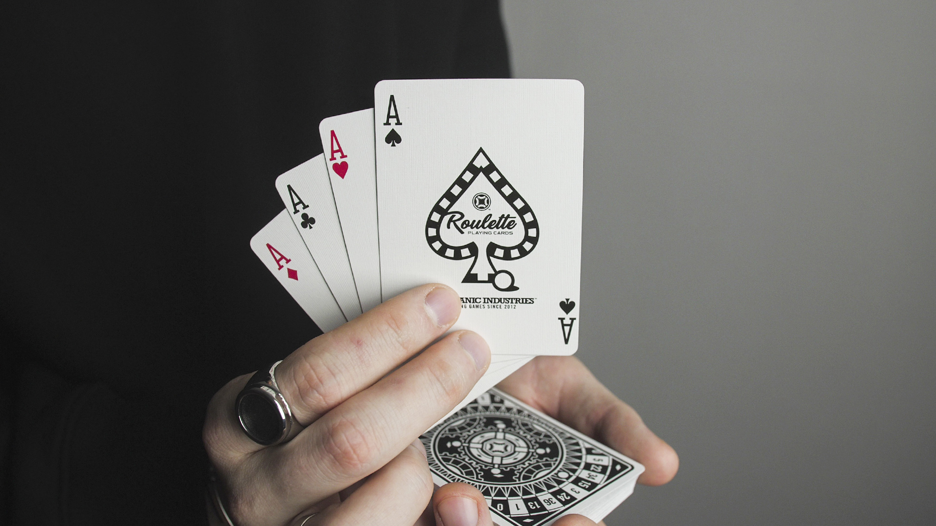 Простой и эффектный КАРТОЧНЫЙ ФОКУС с тузами! смотреть онлайн