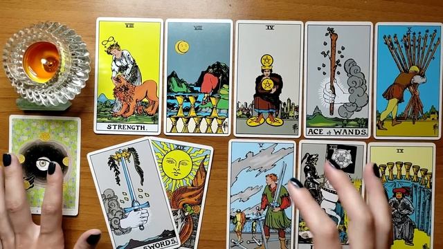 ? WHO Has A CRUSH On YOU? ?? Pick A Card ?✨ Timeless Love Tarot Reading смотреть онлайн