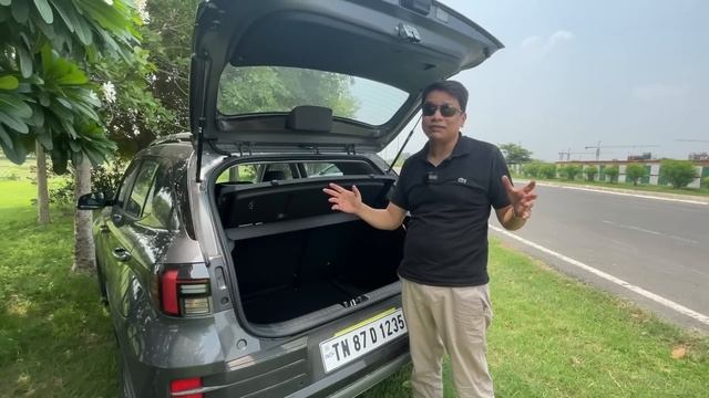Here's why the 2022 Hyundai Venue is 90 percent CRETA for 70 percent price I English Review смотреть онлайн