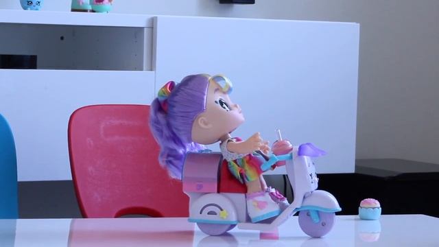 Kindi Kids Snack Time Friends Pre School Rainbow Kate | Fun Delivery Scooter And 2 Shopkins