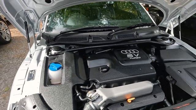 Over 60 TT's At Ockham Bites Breakfast Meet смотреть онлайн