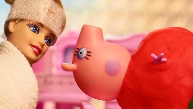 Свинка Пеппа Мультик с игрушками Мама Свинка рожает Доктор Барби принимает роды Peppa Pig смотреть онлайн