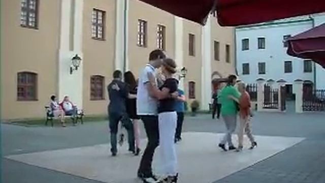 Танго-вечеринка "опен-айр" во внутреннем дворике отеля "Монастырский" смотреть онлайн