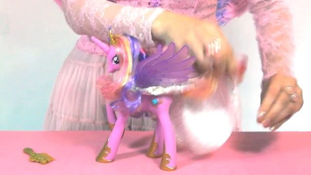 Обзор игрушки Princess Cadence - My Little Pony смотреть онлайн