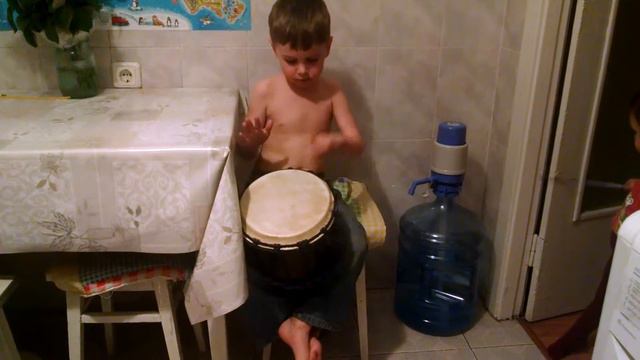 Дядя Сёма играет на джембе смотреть онлайн