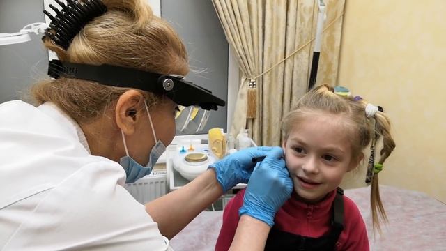 БОЛЬНО ПРОКОЛОТЬ УШИ? смотреть онлайн