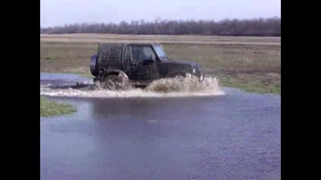 Suzuki Samurai in DEEP Water and MUD [HD] смотреть онлайн