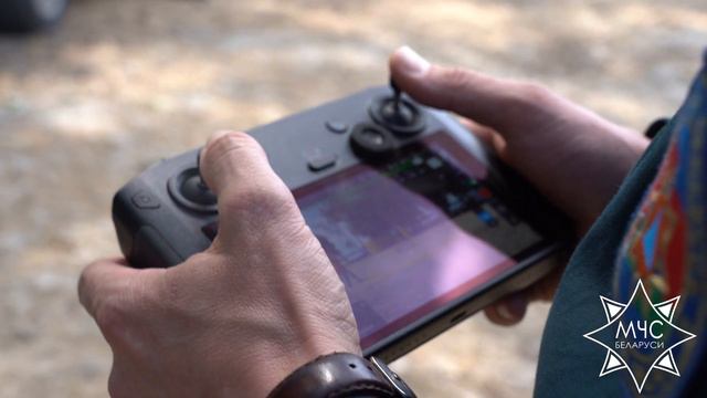 Спасатели напоминают правила безопасного отдыха у воды с помощью квадрокоптера смотреть онлайн