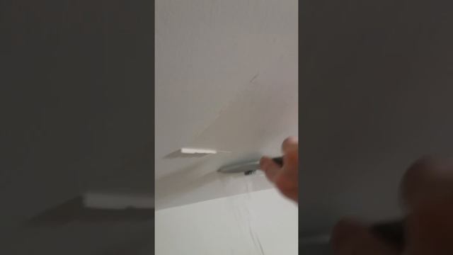 Как снять старую краску (акрил) с потолка смотреть онлайн