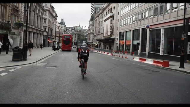 Un amigo en Londres | Juan Flecha смотреть онлайн
