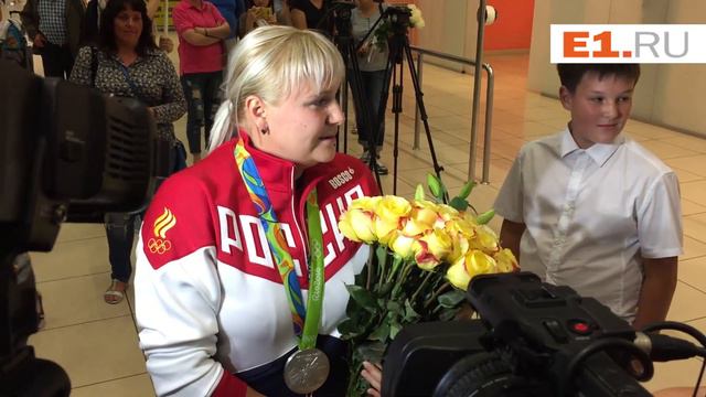 Ксения Перова вернулась в Екатеринбург из Рио смотреть онлайн