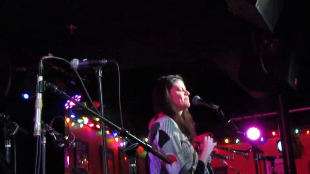 Jen Kearney "The Neighborhood" смотреть онлайн