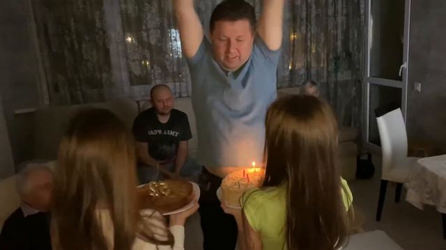 Как д.Сережа встречает свое день рождение. смотреть онлайн