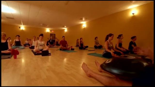 Red Lotus Yoga: Ask Dr. Nandi смотреть онлайн