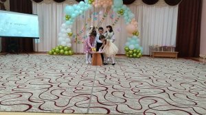 Музыкальная игра- иммитация "Я маме своей всегда помогаю"