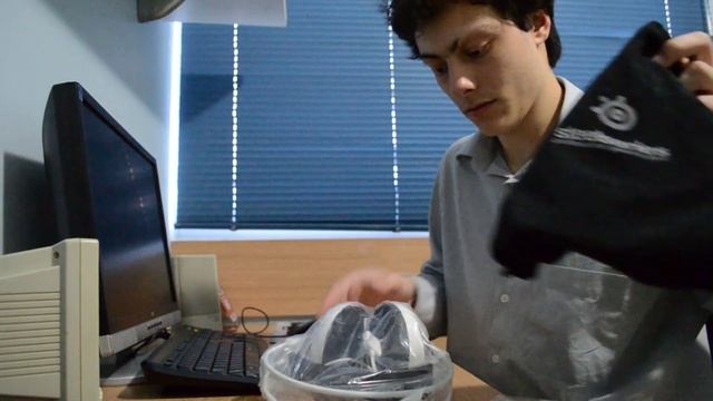 Unboxing SteelSeries Siberia V2 смотреть онлайн