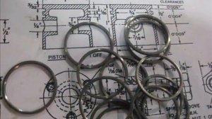 Производство поршневых колец на токарном станке.