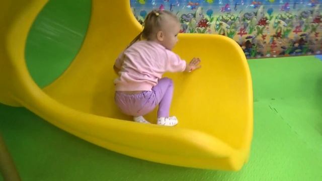 Веселая ДЕТСКАЯ ПЛОЩАДКА развлечение для детей Fun PLAYGROUND entertainment for children смотреть онлайн