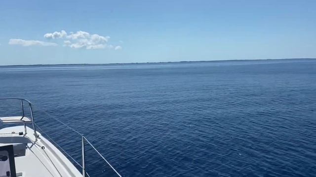 Bahamas Catamaran Trip: What to expect. Day 1 - Flt to Abaco - Abaco to Spanish Wells. смотреть онлайн