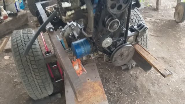 Трактор с двигателем ока