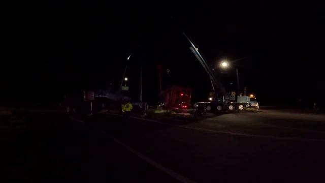 Playing The Crane Game! Freightliner Rollover! смотреть онлайн