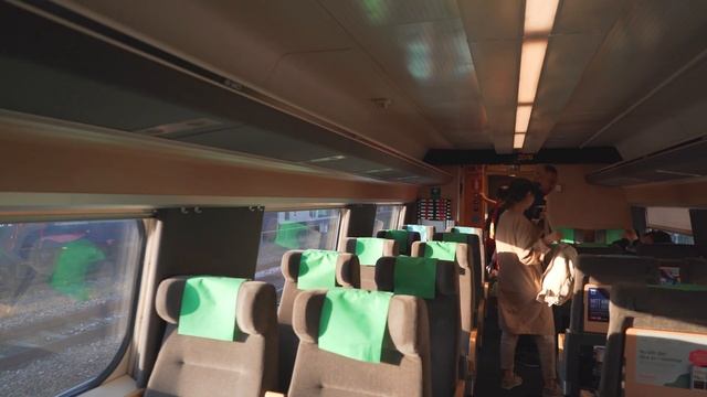 Denmark, train ride from Kastrup Airport to Copenhagen Central Station смотреть онлайн