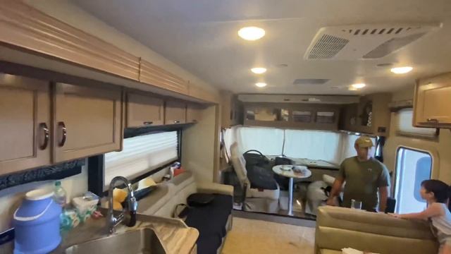 Крым. Быт внутри американского Автодома Thor ACE 30.4