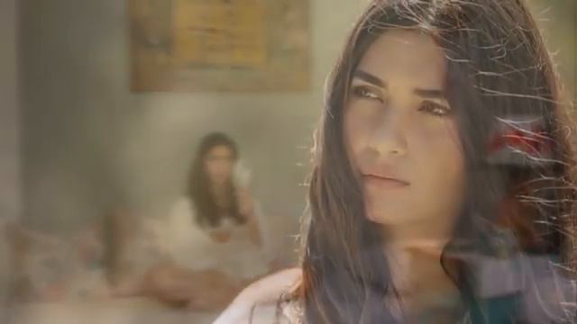 Позы Тубы Бюйюкюстюн для журнала стали событием! смотреть онлайн