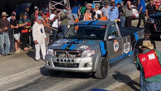 Insane Twin Turbo V12 Hilux смотреть онлайн