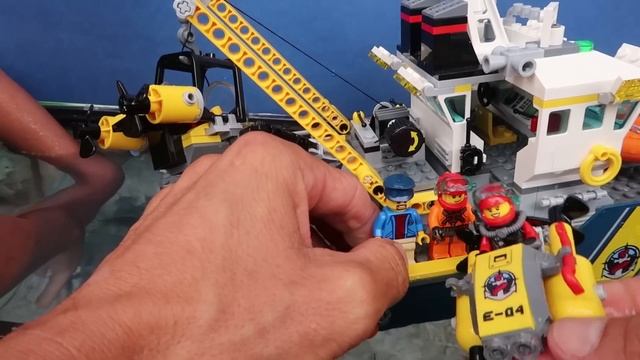 Lego City REAL FISH Deep Sea Exploration Vessel Adventure смотреть онлайн