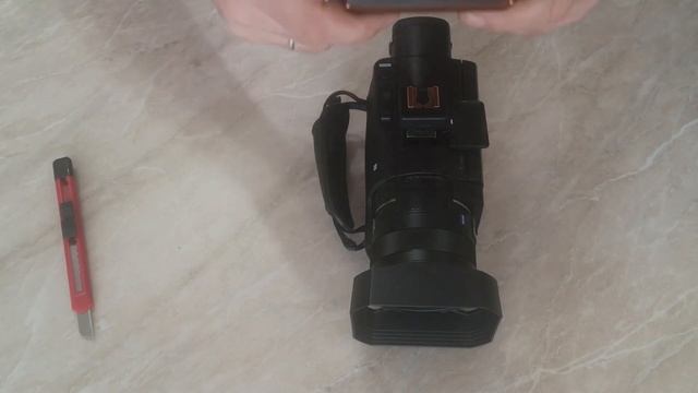 Распаковка:Адаптер для горячего башмака Sony, Светодиодный фонарь Yongnuo, петличка Aputure A Lav смотреть онлайн