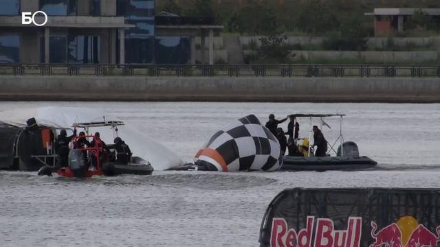 Red Bull Air Race в Казани: шоу в воздухе, на воде и на земле смотреть онлайн