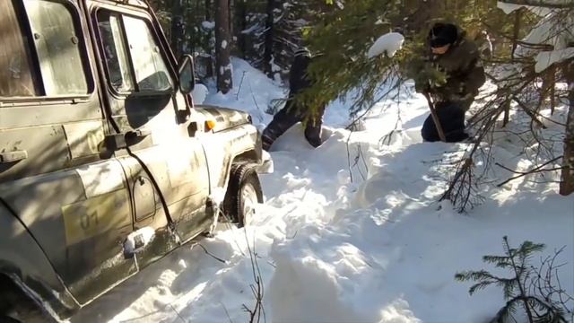 Кто круче: УАЗ - VS - L200, Эскудо, Паджеро и Прадо в гору по снежной целине. смотреть онлайн