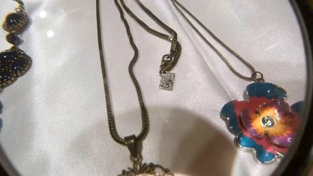 ?ОБЗОР МОЕЙ БИЖУТЕРИИ?REVIEW OF MY COSTUME JEWELRY - ГЕРМАНИЯ БАРАХОЛКА смотреть онлайн