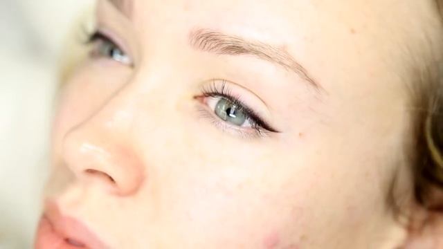 I GOT MY EYELINER & BROWS TATTOOED!? - Ombre Eyebrows & Permanent Liner LIVE Footage! смотреть онлайн