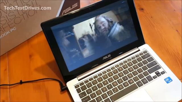 ASUS VivoBook F202 / X202 *Power On & Test* Part 3 - TechTestDrives | HD смотреть онлайн
