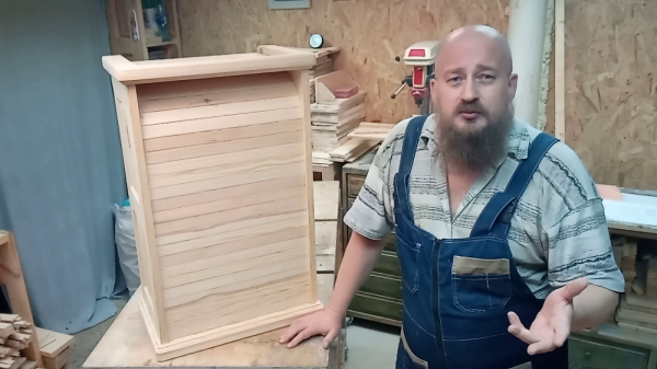 Жалюзийный фасад для шкафчика. Часть 2. Scaffale per articoli vari