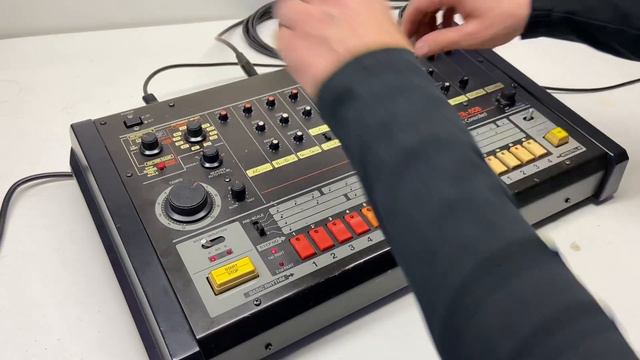 Roland TR-808 (1981) - Werkstatt Matlak смотреть онлайн